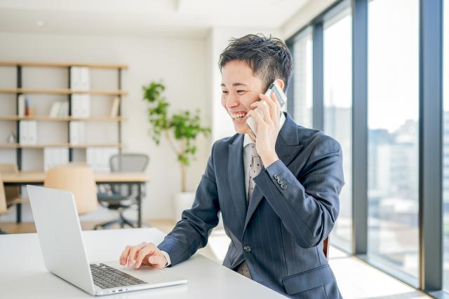 DXとAIの関係性は？違いや活用メリット、成功事例や導入手順を解説