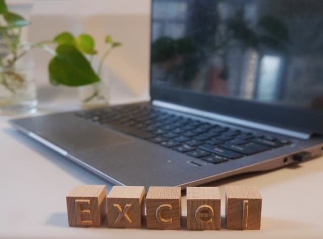 顧客管理をExcel(エクセル)で行う方法は?作り方や無料テンプレートも紹介