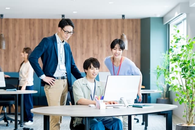 データレイクとは?データウェアハウスやデータマートとの違いを解説