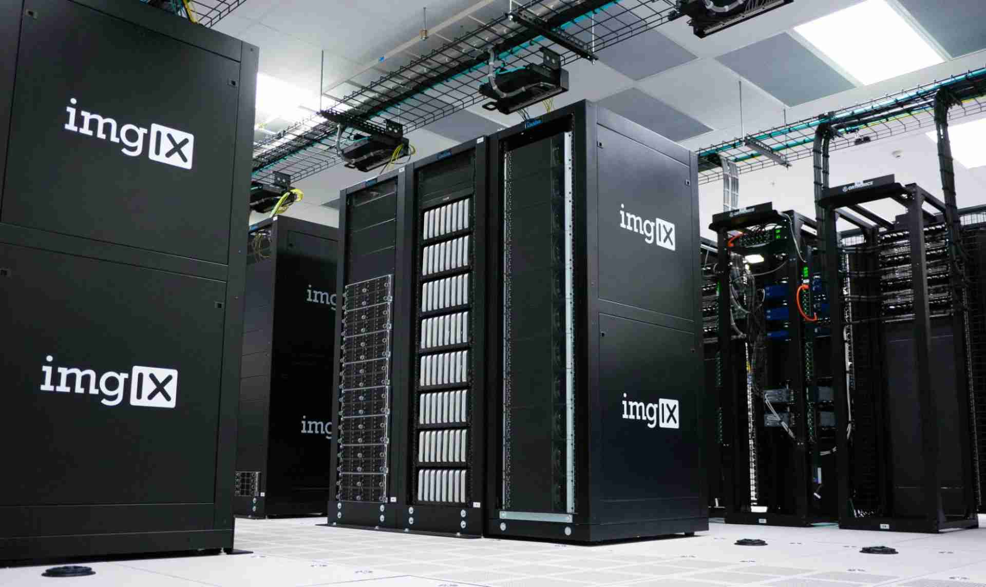 データレイクハウスとは?構成要素や導入メリット、活用事例などを紹介