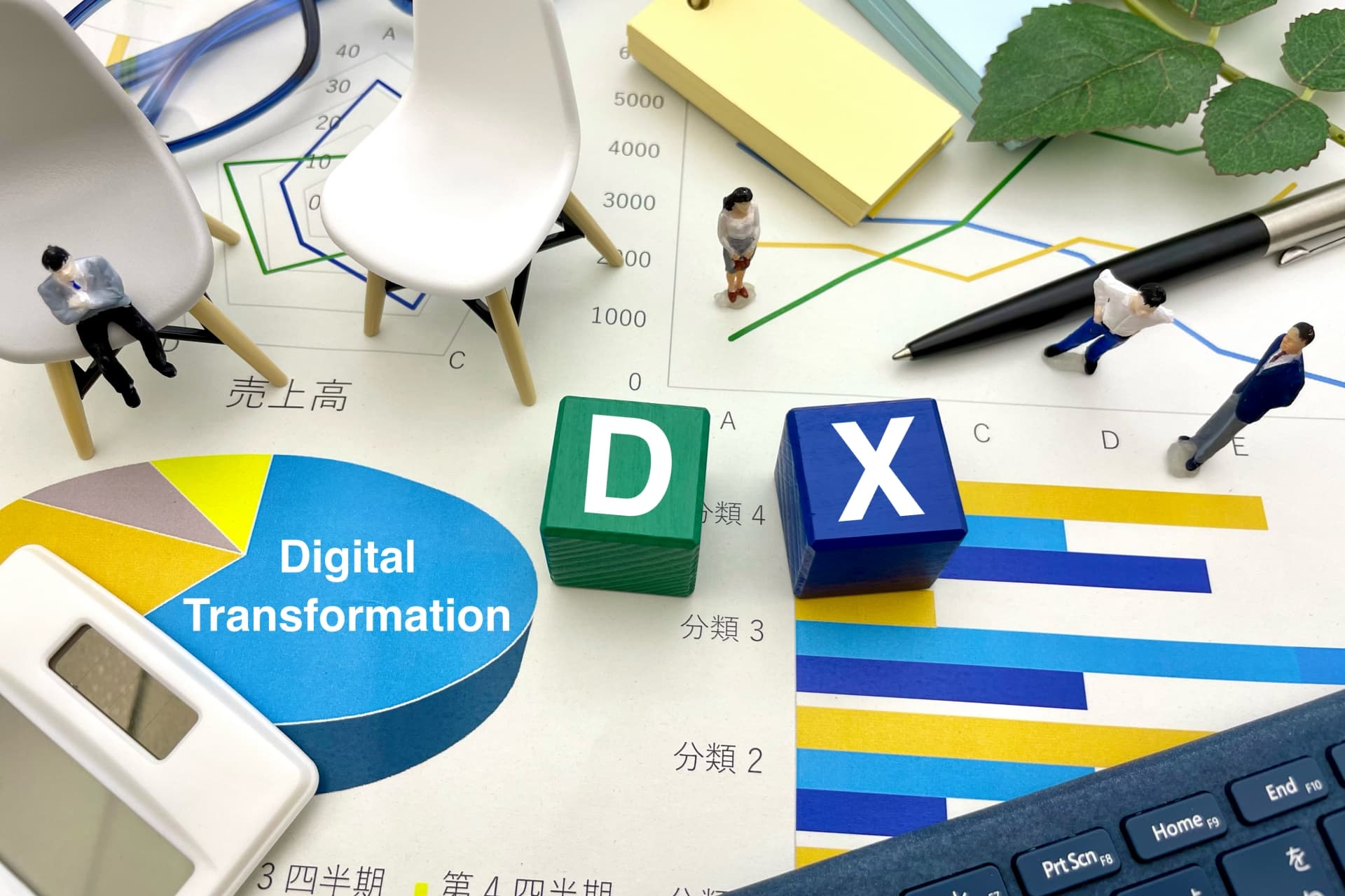 営業DXとは?推進すべき理由や役立つツール、成功事例を紹介