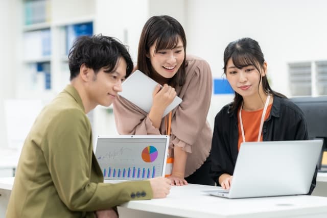 SaaS型CRMツールおすすめ5選!オンプレミス型との違いも解説