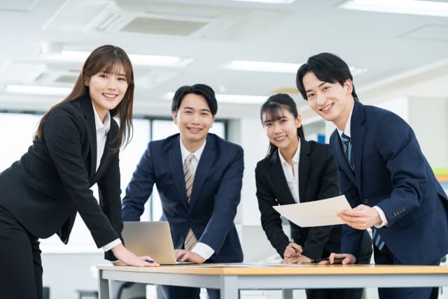 SPIN営業とは?提案を決める4つの質問やコツをわかりやすく解説