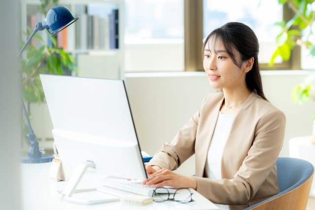 Mazrica Salesの料金プランは?初期費用や追加費用も解説