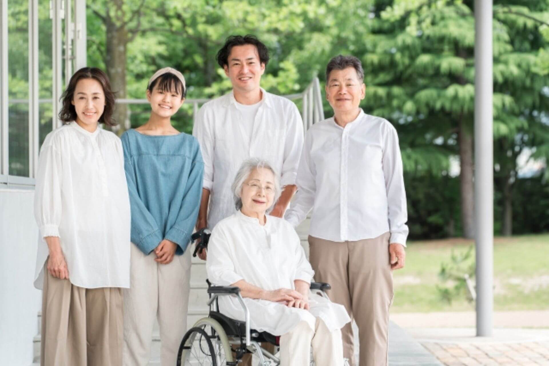 介護現場でCRMをどう活用する?業務での活用イメージと選び方のポイントを解説