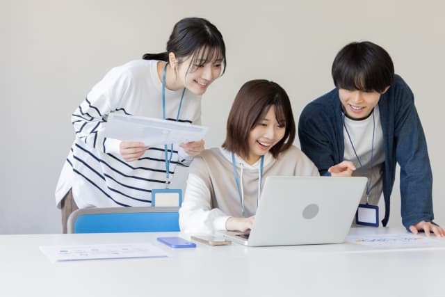 マーケティングファネルとは?古いと言われる理由や活用方法を解説
