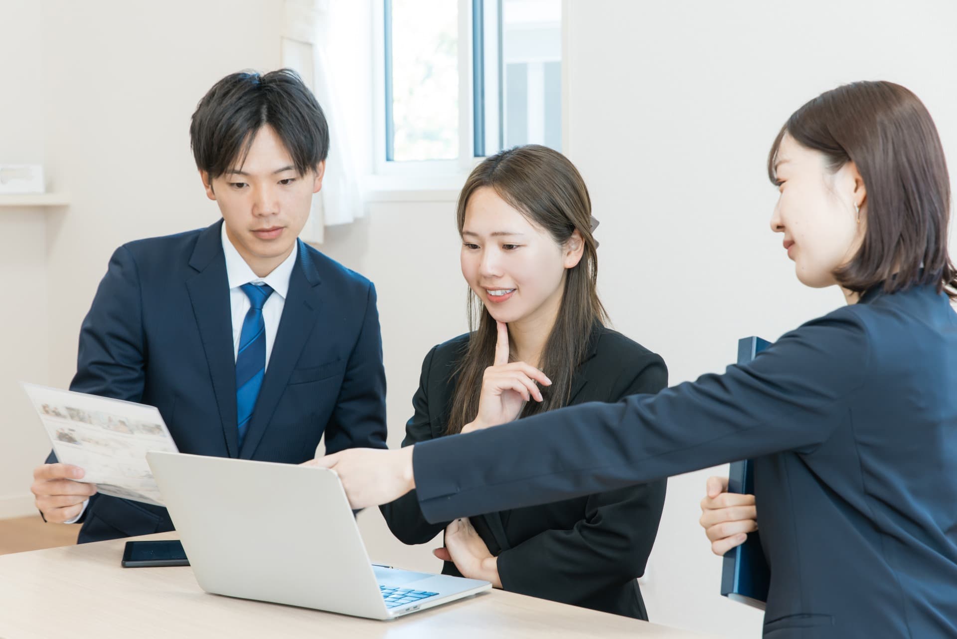 業務自動化とは?自動化できる業務や主な方法、導入の進め方を解説