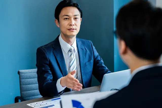 アウトバウンド営業とは？インバウンド営業との違いや成果を上げるコツを解説