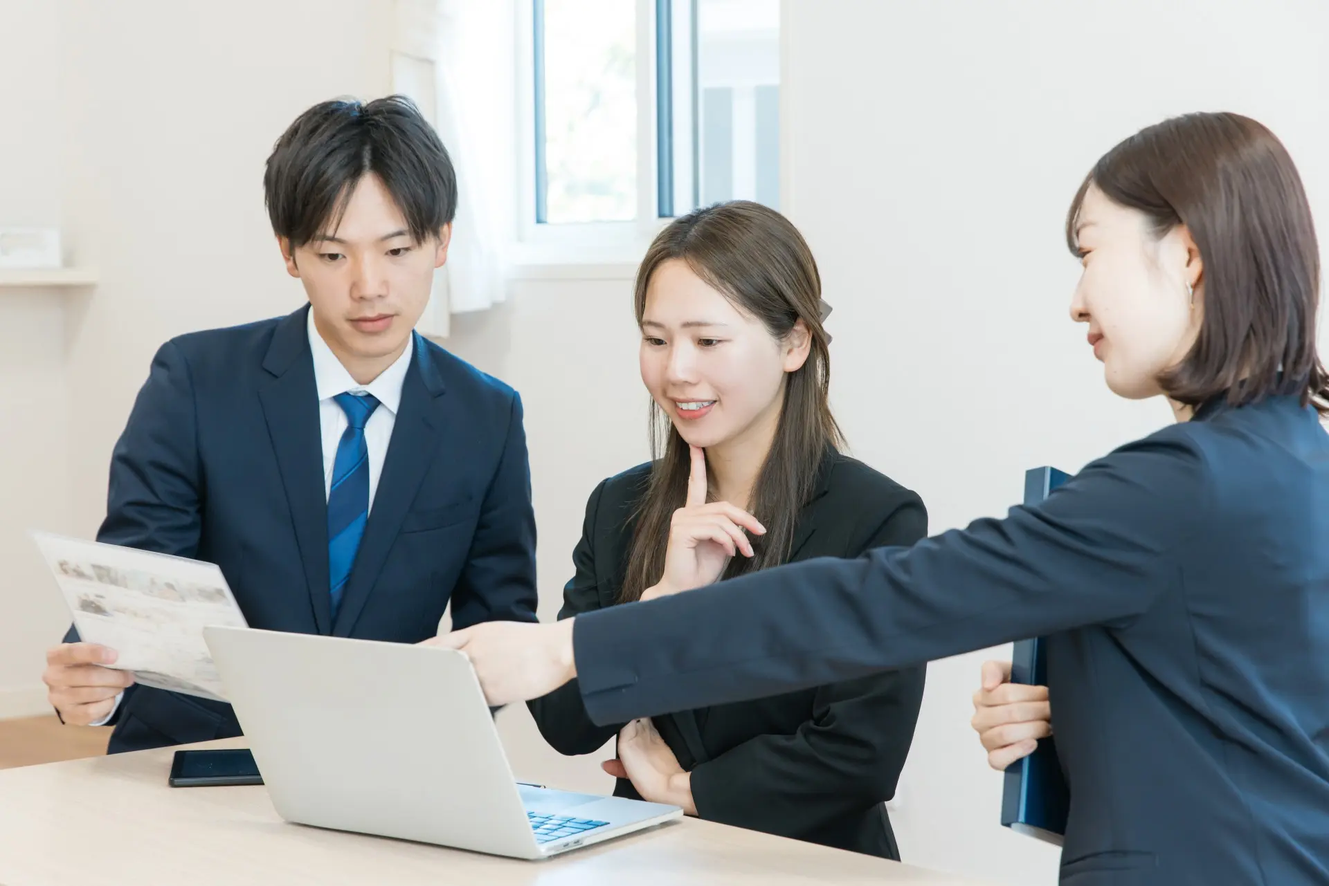 業務自動化とは？自動化できる業務や主な方法、導入の進め方を解説
